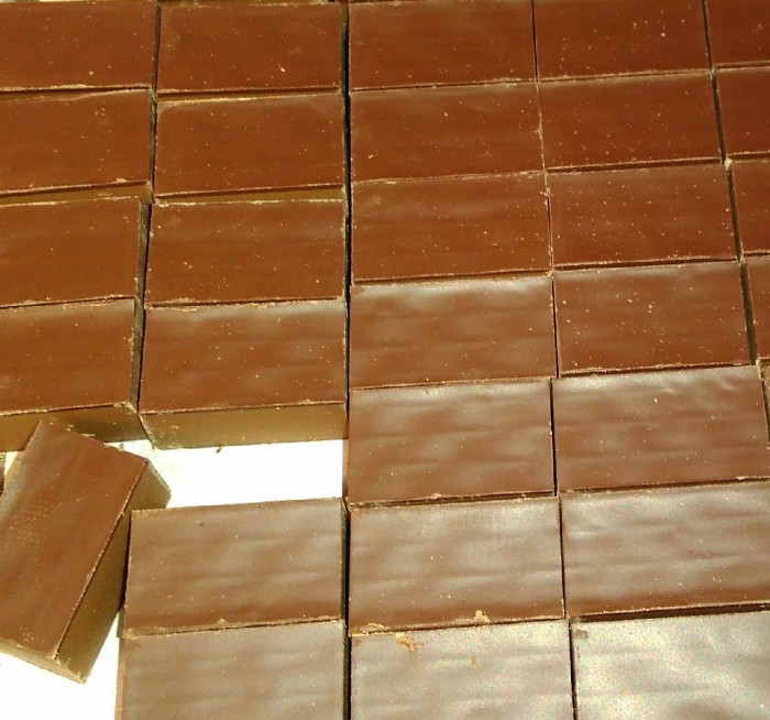 Nugát sójový tmavý (na váhu)
